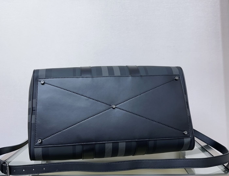 Bv*b*rry travel bags